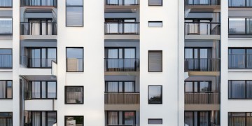 物业到底允许阳台封窗吗？