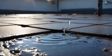 顶楼漏水，物业有责任吗？